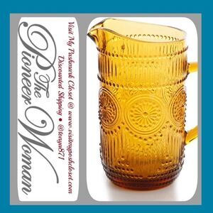 🦋 RARE!! HTF!! 🦋 EUC Pioneer Woman Adeline Glass Embossed Pitcher